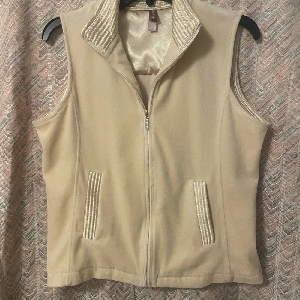 White Stag Cream Sleeveless Zip-Front Vest Size S 4-6 - Picture 2 of 10